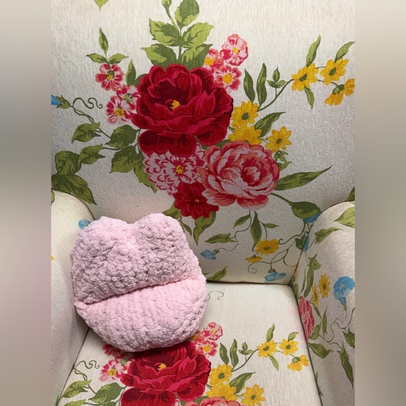 Handmade Hand Crafted Knit Pink Lips Pillow Valentine’s Day Gift - Picture 2 of 3